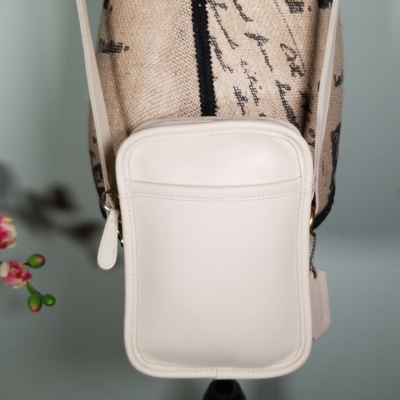 Coach Handbags - NWOT Coach Leather Crossbody/Shoulder Bag